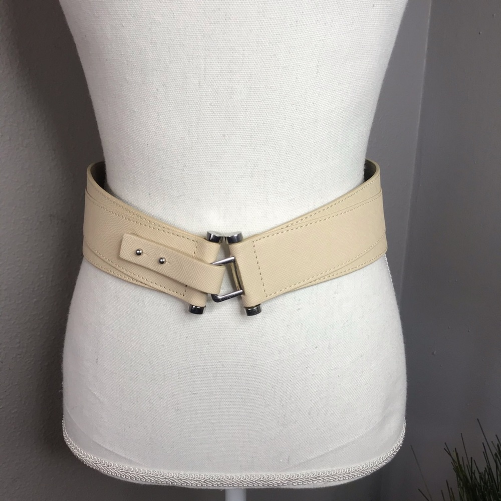 NWT The Limited Cinch belt sz M